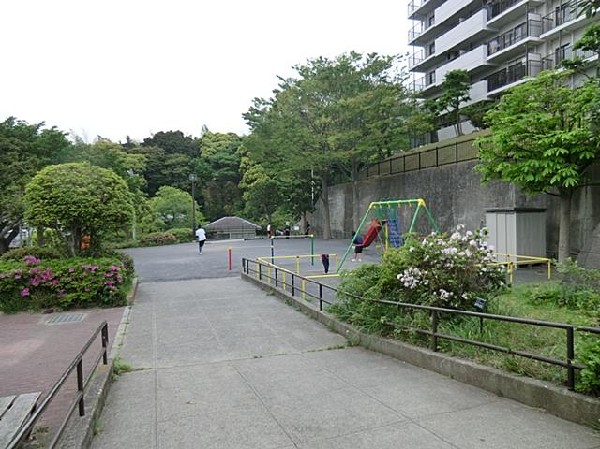 周辺環境:上大岡東一丁目公園(上大岡東一丁目公園まで350m 公園近くでお子様も安心して遊べます♪)