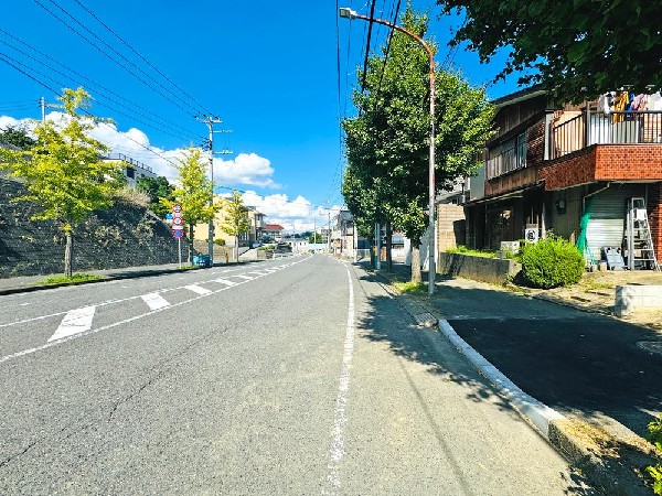 外観:☆☆風通しの良い住宅地☆☆  ゆとりのある住宅地　部屋の窓を開けるとそこには心地よい風が通りぬけます♪