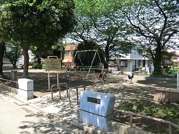 周辺環境:左右手公園(左右手公園まで140m)