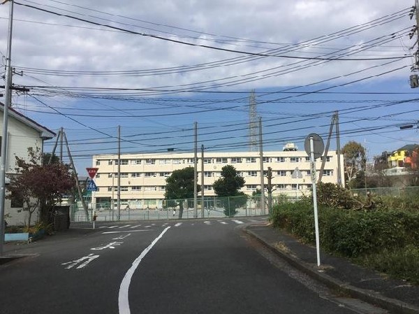 周辺環境:横浜市立不動丸小学校(横浜市立不動丸小学校まで450m)