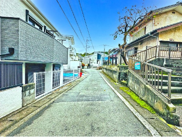 外観:☆☆風通しの良い住宅地☆☆  ゆとりのある住宅地　部屋の窓を開けるとそこには心地よい風が通りぬけます♪