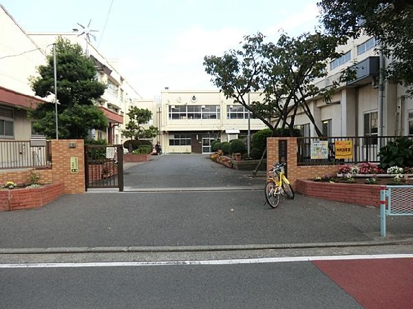 周辺環境:横浜市立藤塚小学校(横浜市立藤塚小学校まで540m)