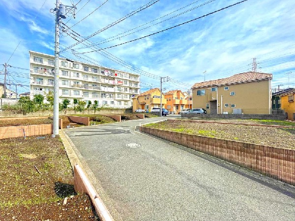 外観:☆☆風通しの良い住宅地☆☆  ゆとりのある住宅地　部屋の窓を開けるとそこには心地よい風が通りぬけます♪