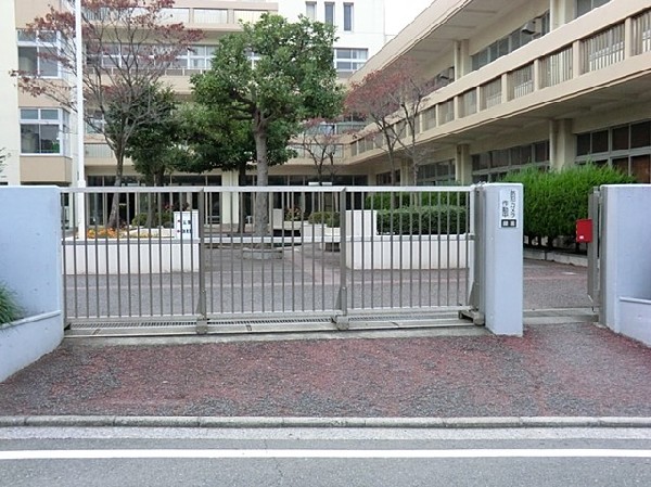 周辺環境:横浜市立西谷中学校(横浜市立西谷中学校まで450ｍ)