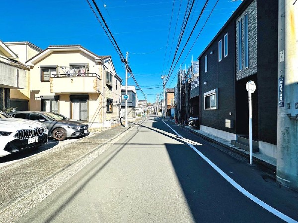 外観:☆☆風通しの良い住宅地☆☆  ゆとりのある住宅地　部屋の窓を開けるとそこには心地よい風が通りぬけます♪