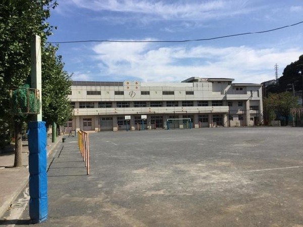 周辺環境:横浜市立坂本小学校(横浜市立坂本小学校まで1300m)