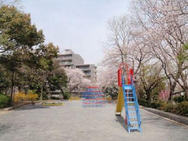 周辺環境:仏向行坐谷公園(仏向行坐谷公園まで600m)