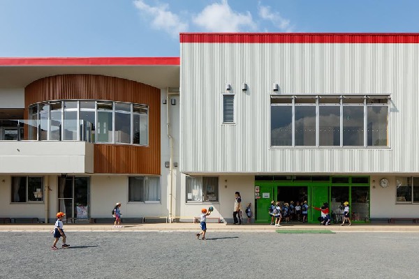 周辺環境:認定こども園泉ケ丘幼稚園(認定こども園泉ケ丘幼稚園まで500m)