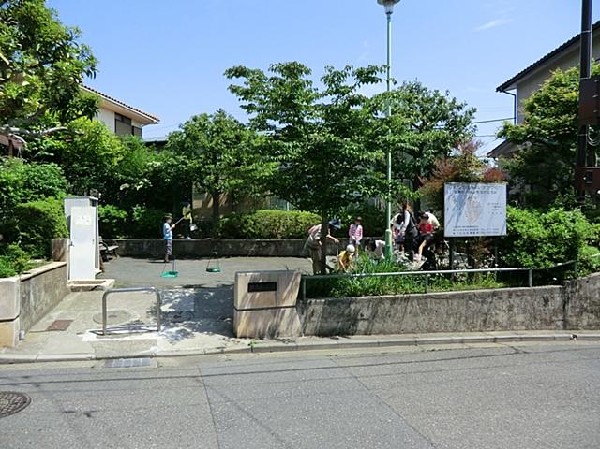 周辺環境:栗木町公園(栗木町公園まで400m)