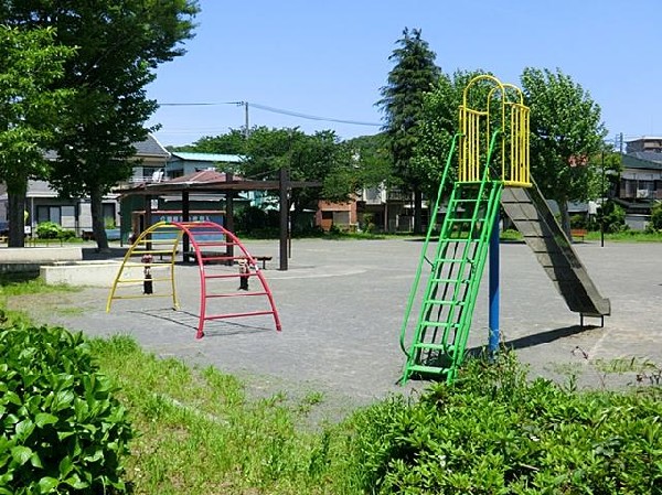 周辺環境:釜利谷第二公園(釜利谷第二公園まで50m)