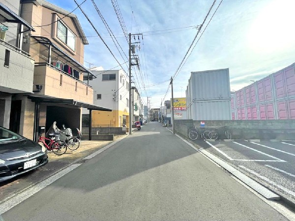 外観:☆☆風通しの良い住宅地☆☆  ゆとりのある住宅地　部屋の窓を開けるとそこには心地よい風が通りぬけます♪