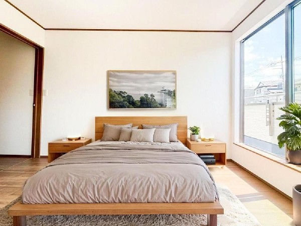 光を沢山取り込める大きな窓。日差しを長時間受ける事が出来る暖かいお部屋です。(本画像はCGで作成しており、実際に現地に家具はおかれておりません。また価格に家具は含まれておりません。）