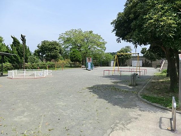 周辺環境:たいら台公園(たいら台公園まで200m 公園近くでお子様も安心して遊べます♪)