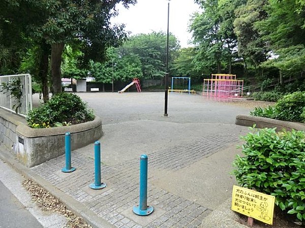 周辺環境:諏訪坂公園(諏訪坂公園まで650m)