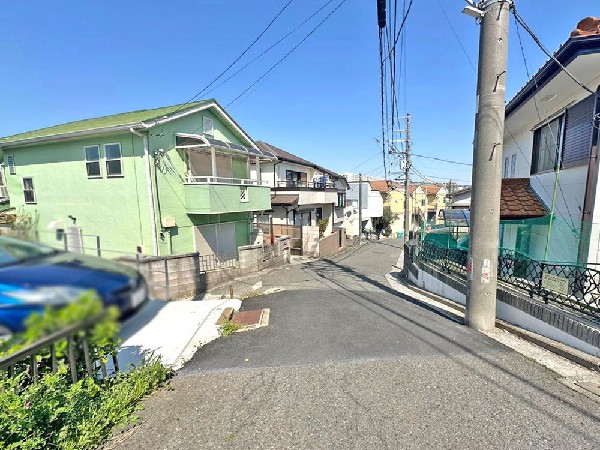 外観:☆☆風通しの良い住宅地☆☆  ゆとりのある住宅地　部屋の窓を開けるとそこには心地よい風が通りぬけます♪