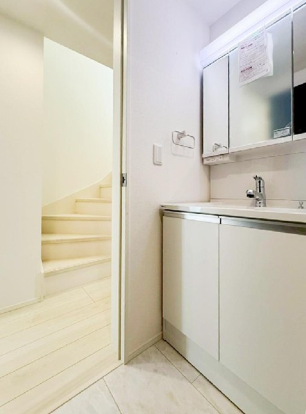 ２４時間換気システムを採用した風通しの良い室内は、湿気がこもりづらく快適に過ごせそうです。