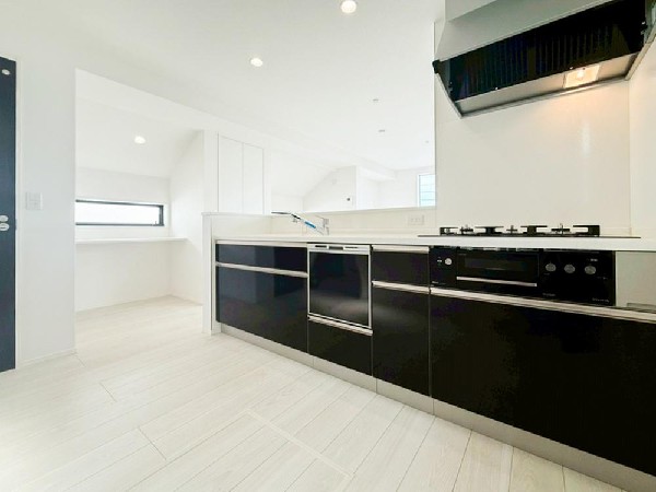 毎日使うキッチンが綺麗で清潔ならお料理を作るのも楽しくなりますよね。機能性とデザイン性を兼ね備えた嬉しいキッチン。