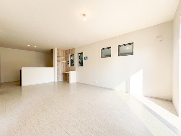 リビングのお子様を見守りながらお料理が出来る対面式カウンターキッチン。ご家族との会話がはずみます。