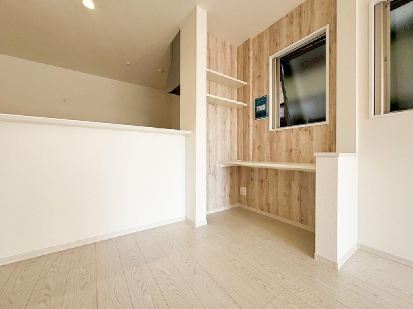 リビングのお子様を見守りながらお料理が出来る対面式カウンターキッチン。ご家族との会話がはずみます。