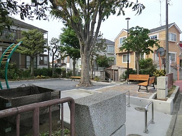 周辺環境:東永谷二丁目公園(東永谷二丁目公園まで350m)