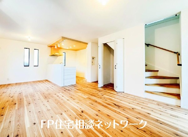 り、行ってきます、の声が響き渡る。毎日大切な家族とコミュニケーションが取れる家族思いの間取りを作りました。