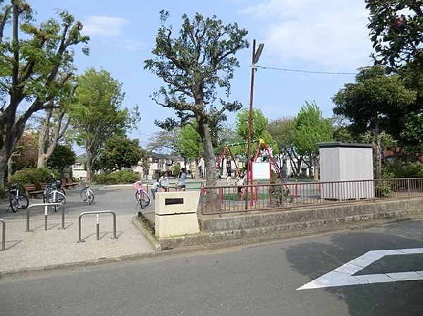 周辺環境:下永谷第一公園(下永谷第一公園まで700m)