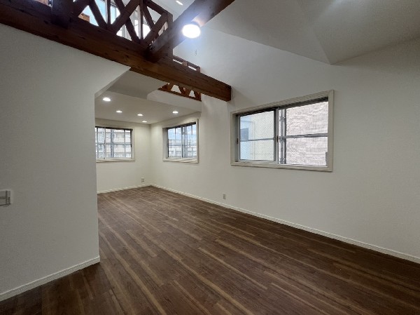 家族の会話や笑顔が行き交うリビング