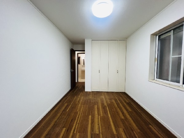 光を沢山取り込める大きな窓。