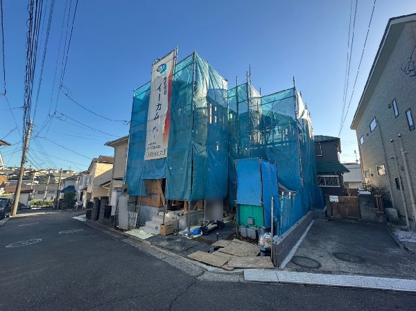 外観:落ち着きある住宅街、一種低層住居専用地域内に位置しています。