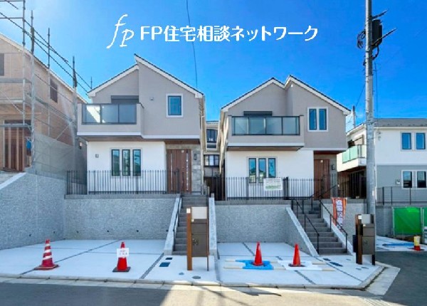 外観:閑静な住宅地で子育て家族にピッタリ。毎日のお散歩も快適な緑に恵まれたエリアで、自然に包まれた穏やかな暮らしを実現するための、ゆとりある住環境が整っています。緑の潤いを感じながらホッと生活できそう。