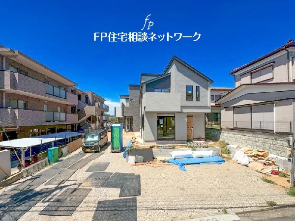 外観:◇外観◇  四季を通じて自然と触れ合えるスポットが周辺には盛りだくさん！お散歩やジョギング、週末のご家族での遊びに最適です。目の前に広がる開放感とゆとり、暮らしの夢を育む理想の住まいがここにはあります。