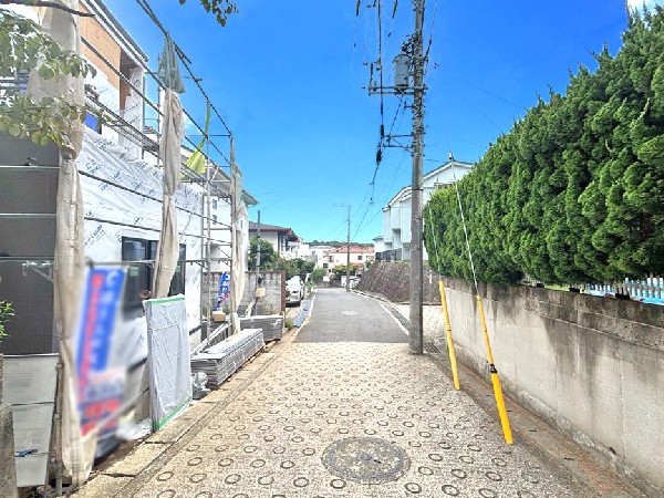 外観:☆☆風通しの良い住宅地☆☆  ゆとりのある住宅地　部屋の窓を開けるとそこには心地よい風が通りぬけます♪