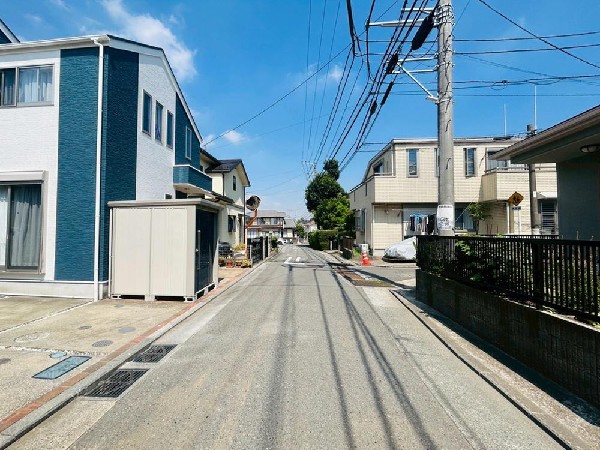外観:☆☆風通しの良い住宅地☆☆  ゆとりのある住宅地　部屋の窓を開けるとそこには心地よい風が通りぬけます♪