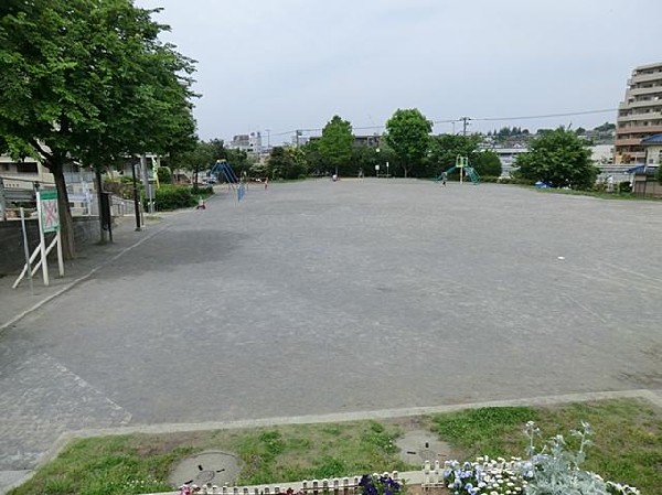 周辺環境:あゆみが丘公園(あゆみが丘公園まで250m 公園近くでお子様も安心して遊べます♪)