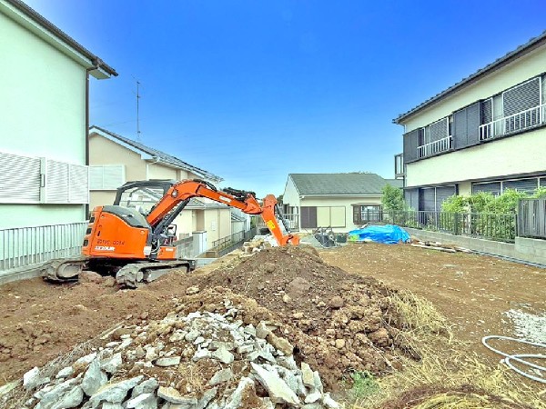 外観:光と風が行わたる開放感あふれる邸宅　春には気持ちの良いそよ風、冬には朝の暖かな光　季節の移り変わりを感じる暮らしを実現