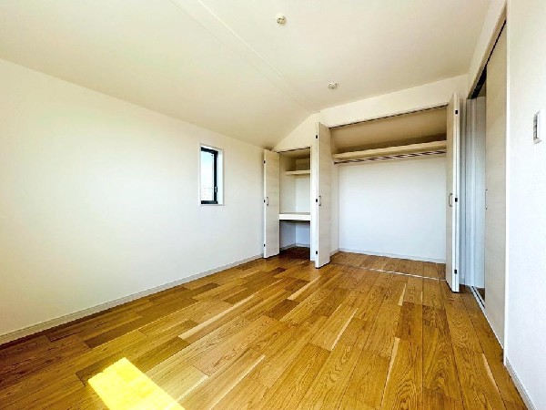 ☆☆日当たり・風通しの良いお部屋☆☆  居室となる空間には毎日しっかりと光が差し込みます♪勉強にお仕事にリラックスに充実した自分の時間をお過ごし下さい♪