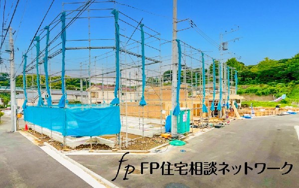 外観:深く豊かな緑と爽快な青い空を感じるまさに横浜に暮らす心地よさを存分に堪能いただける邸宅です。グレードの高い設備仕様が標準装備のデザイン住宅で快適で便利な生活をお送り頂けます。