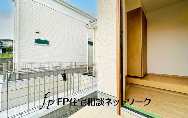 外観:住まう人の帰り、訪れる人を優しく迎える安らぎに満ちた空間。上質感あふれるエントランス。