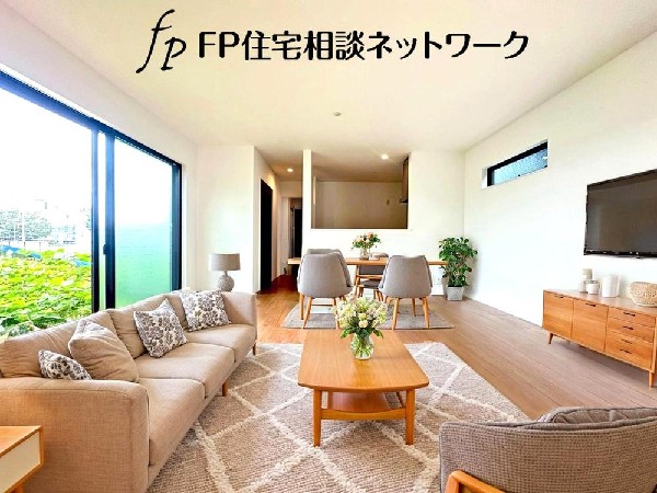 リズミカルな音楽が流れココロ踊るこのときめく空間。これまで何気なく感じていた家族の生活導線も美しく感じる瞬間　ここは我が家の”お城”なんだと幸せに包まれる。