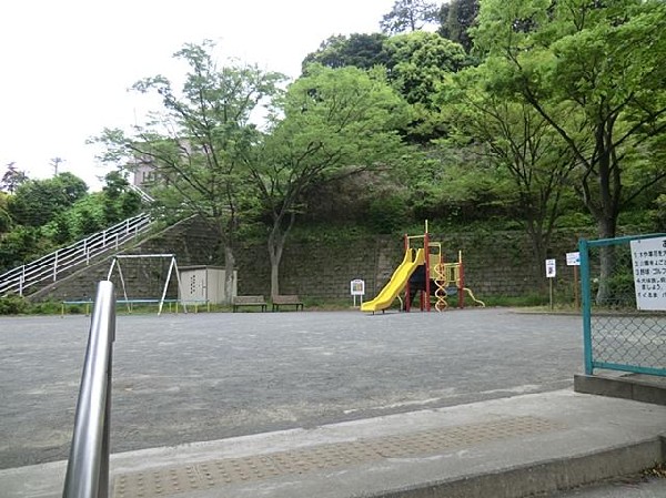 周辺環境:笹下奈良郷公園(笹下奈良郷公園まで70m 公園近くでお子様も安心して遊べます♪)