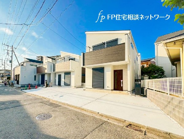 外観:金沢文庫駅に徒歩５分でラクラクアクセス可能な利便性と、広がる空、多様な自然がいっぱい楽しめる喜びの空間。便利な都市機能と子供の成長に無くてはならない自然が融合した価値ある住環境。