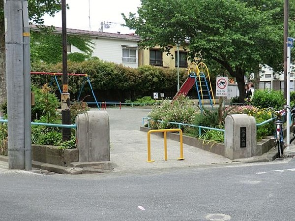 周辺環境:谷津公園(谷津公園まで200m)