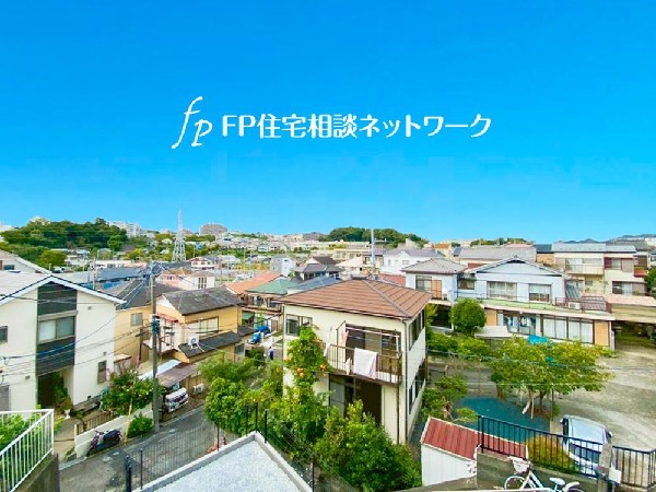 何処までも見渡せる一見の価値ある眺望。見下ろすことは出来ても、見られることがないというのは、都会ではありえない贅沢さ。