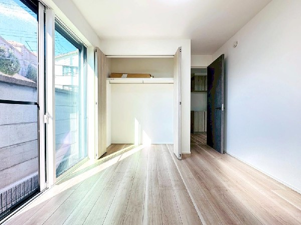 ☆☆日当たり・風通しの良いお部屋☆☆  居室となる空間には毎日しっかりと光が差し込みます♪勉強にお仕事にリラックスに充実した自分の時間をお過ごし下さい♪