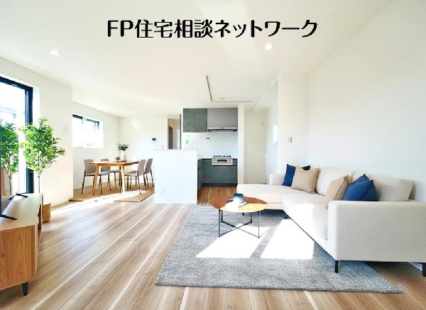 リズミカルな音楽が流れココロ踊るこのときめく空間。これまで何気なく感じていた家族の生活導線も美しく感じる瞬間　ここは我が家の”お城”なんだと幸せに包まれる。