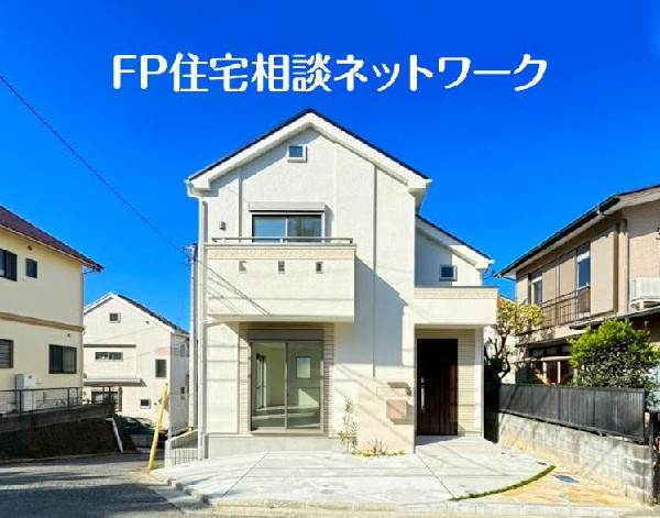 外観:落ち着きある住宅街、一種低層住居専用地域内に位置しています。日当りを大きく遮られることもありません。