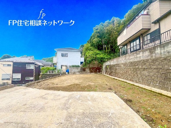 外観:毎日のお散歩も緑に恵まれたエリアで自然に包まれた穏やかな暮らしを実現するためのゆとりある住環境が整っています。緑の潤いを感じながらホッと生活できそう。