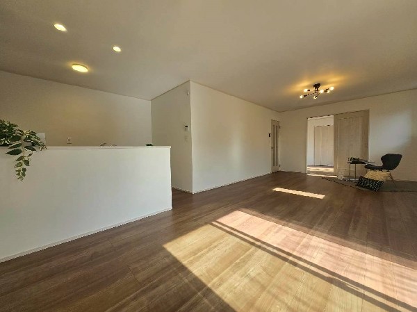 ゆったりとした広さの空間でご家族だんらんお食事の時間をお過ごしください