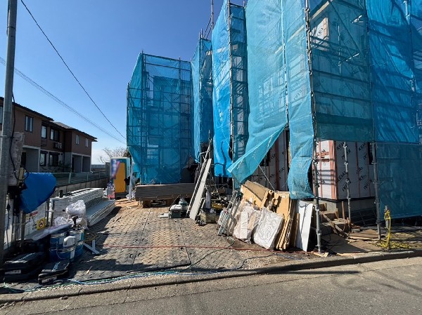 外観:周辺は高い建物が建っていないので、採光や開放性に恵まれています