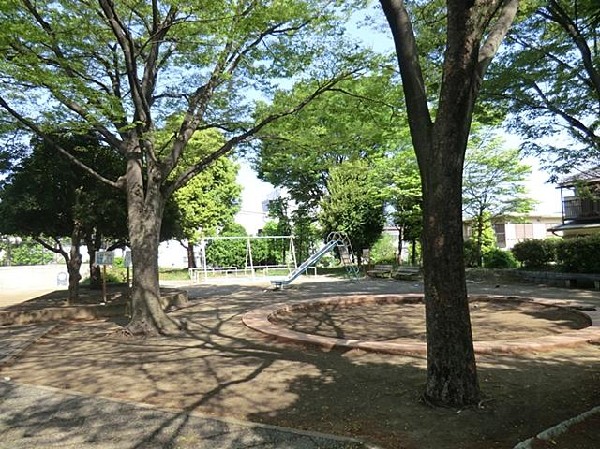 周辺環境:野庭ゆりのき公園(野庭ゆりのき公園まで650m)